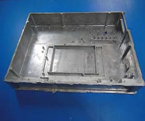 Cast metal part